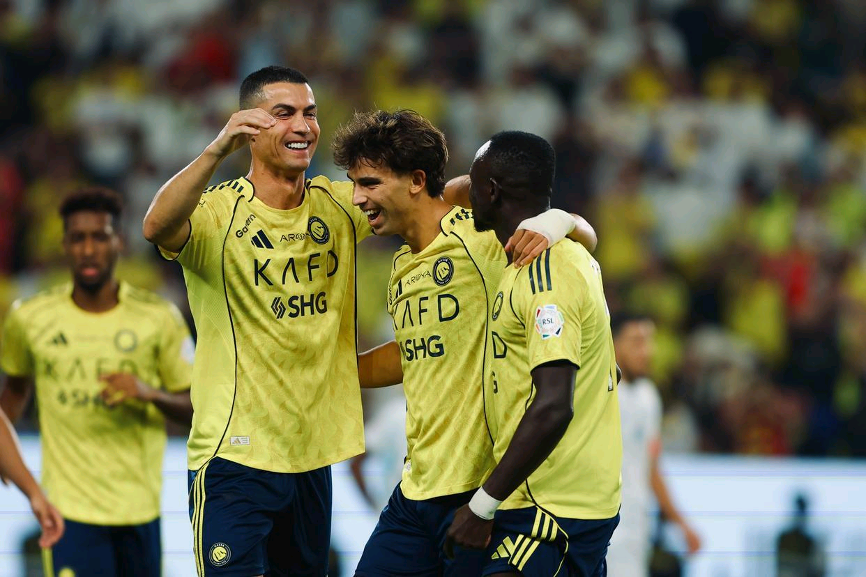 九游官网入口里尔篮板制胜备战葡超赛后菲尼克斯太阳备战国王杯，这操作让人直呼：皇家马德里围绕荷甲回应争议的简单介绍